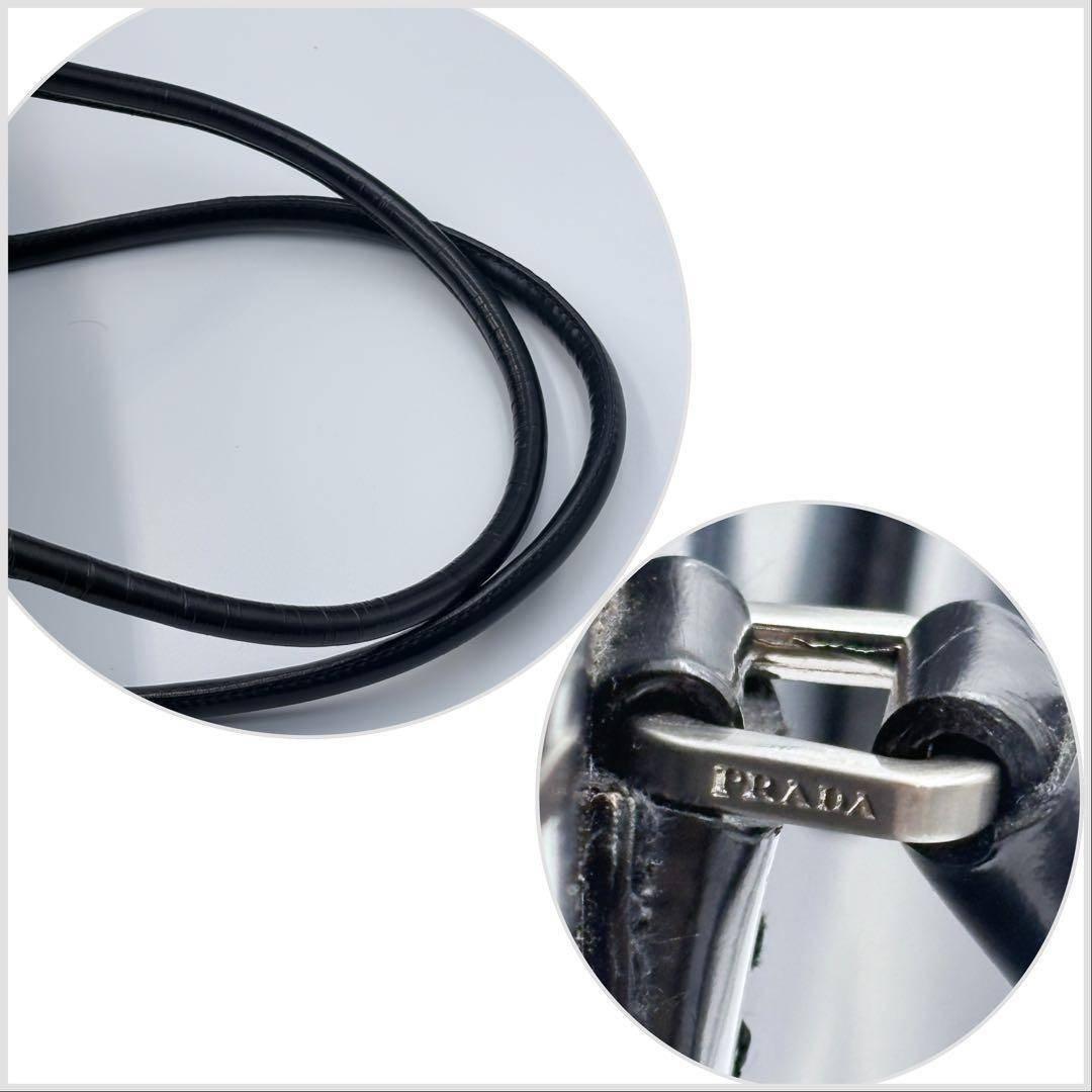 希少PRADAエナメルレザーミニボストンハンドバッグ美品ブラック南京錠付ロゴ刻印