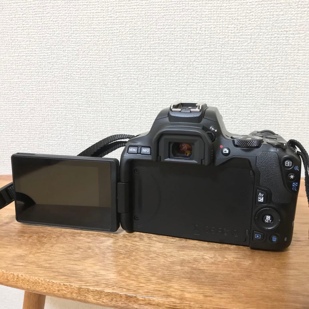 T*a様 期間限定値下げ！キャノン　EOS kiss x10 カメラ　デジタル一