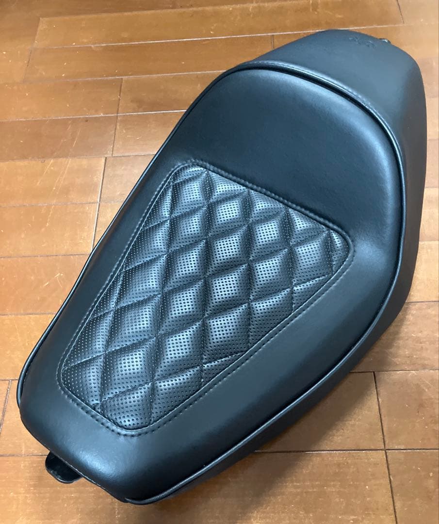 ハーレーダビッドソン バイクシート ブラック