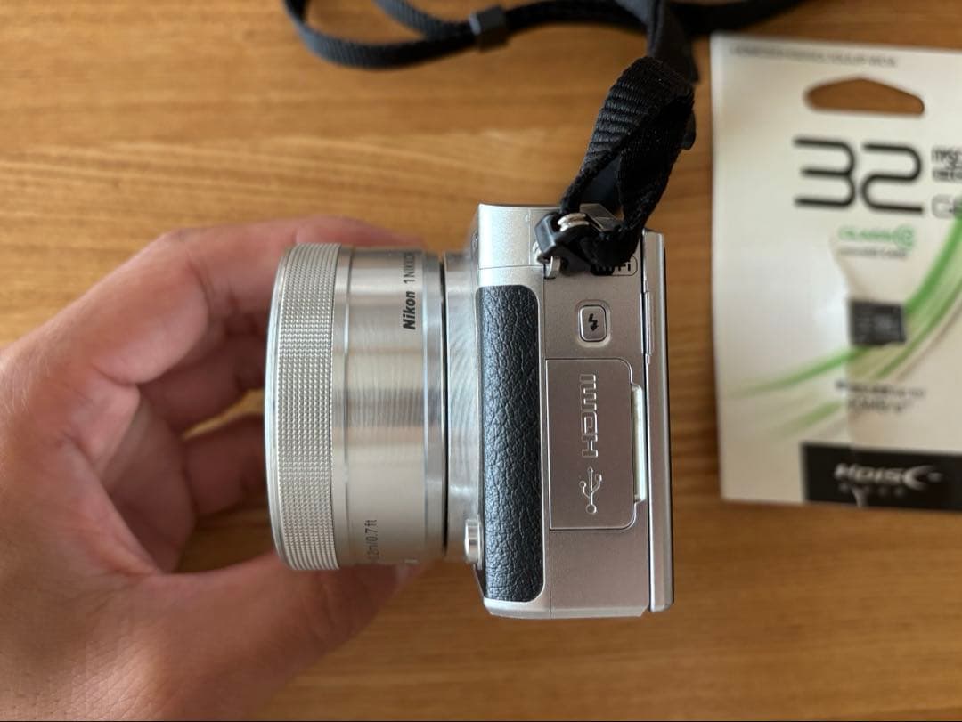 デジタルカメラ Nikon 1 J5