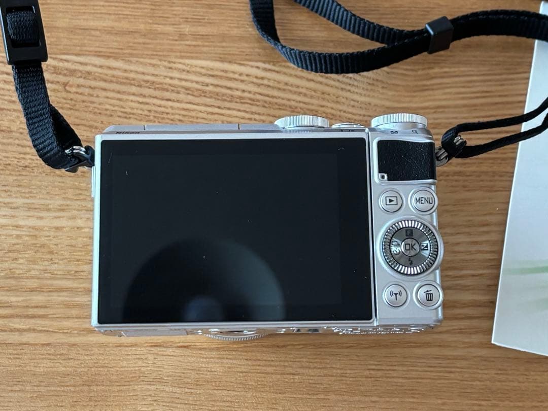 デジタルカメラ Nikon 1 J5