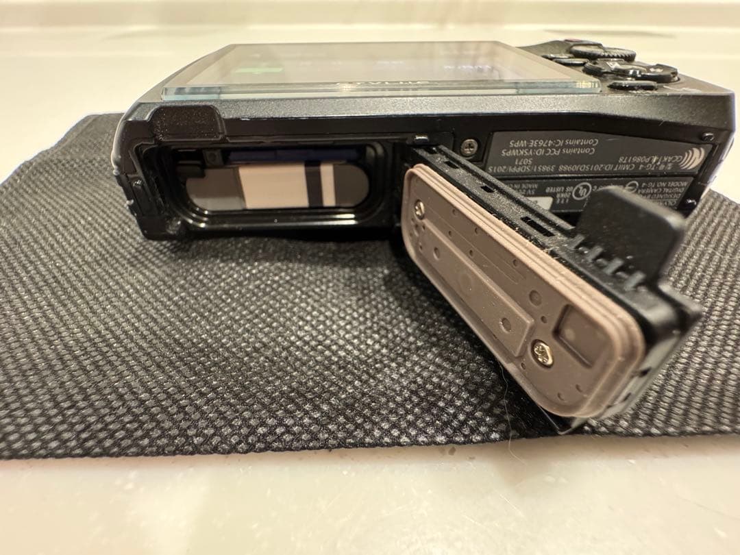 OLYMPUS Tough tg4コンパクトデジタルカメラ