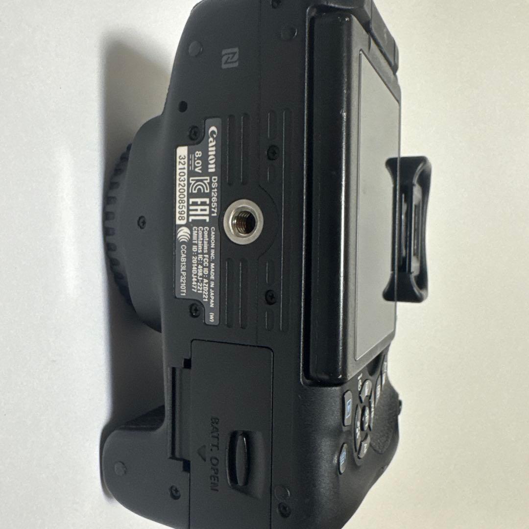 Canon x8iデジタル一眼レフ 可動式液晶モニター