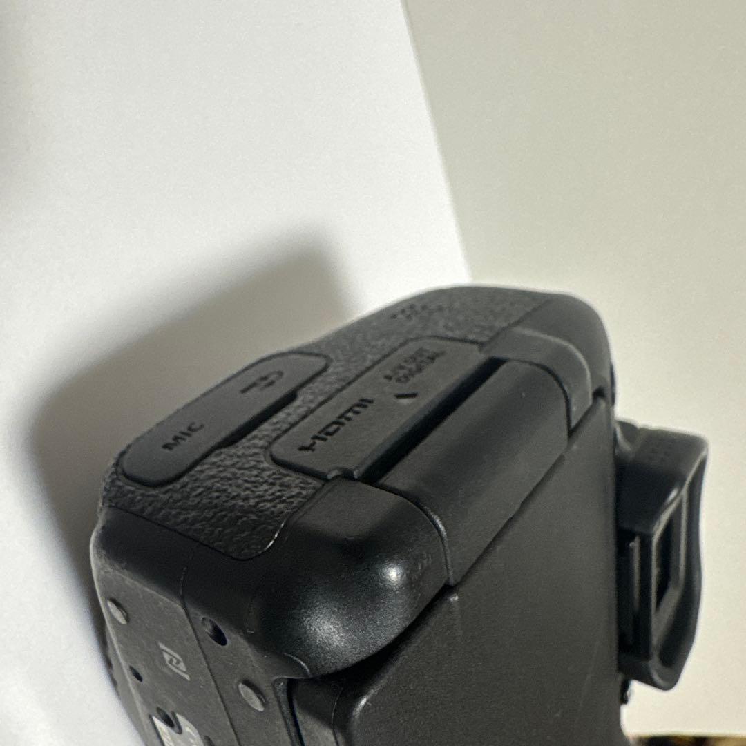 Canon x8iデジタル一眼レフ 可動式液晶モニター