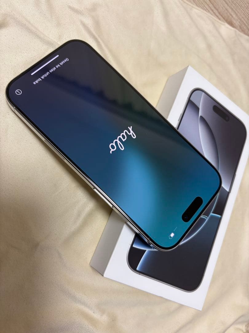 綺麗　iPhone 16Pro 256GB ホワイトバッテリー99%SIMフリー