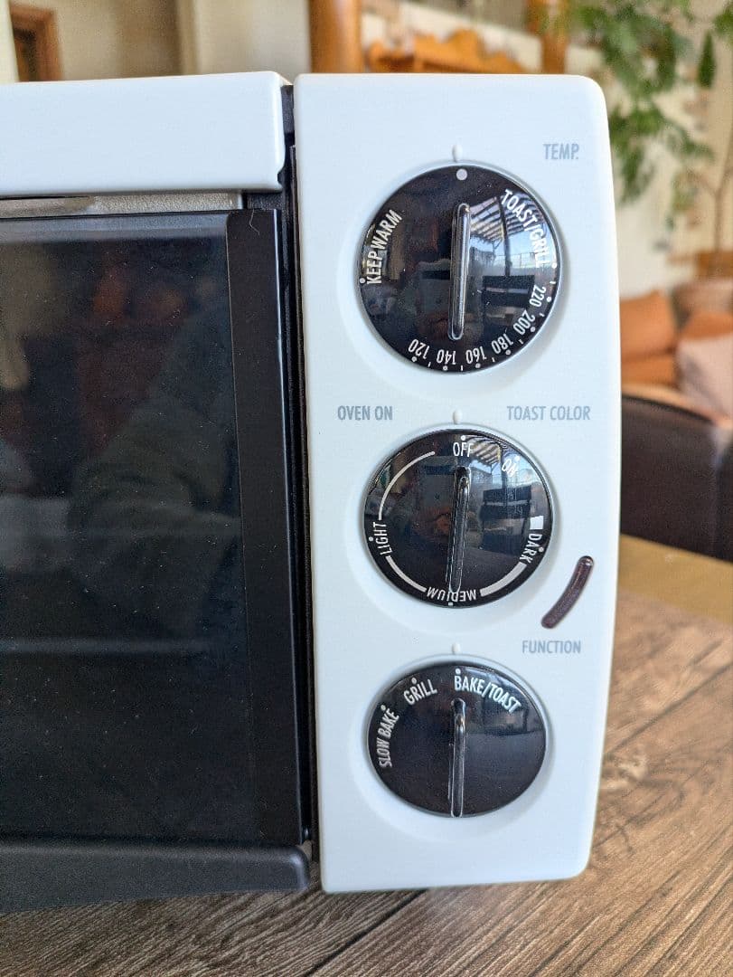 新品　デロンギ　コンベクションオーブン / ピザ&トースト EO1202J-W