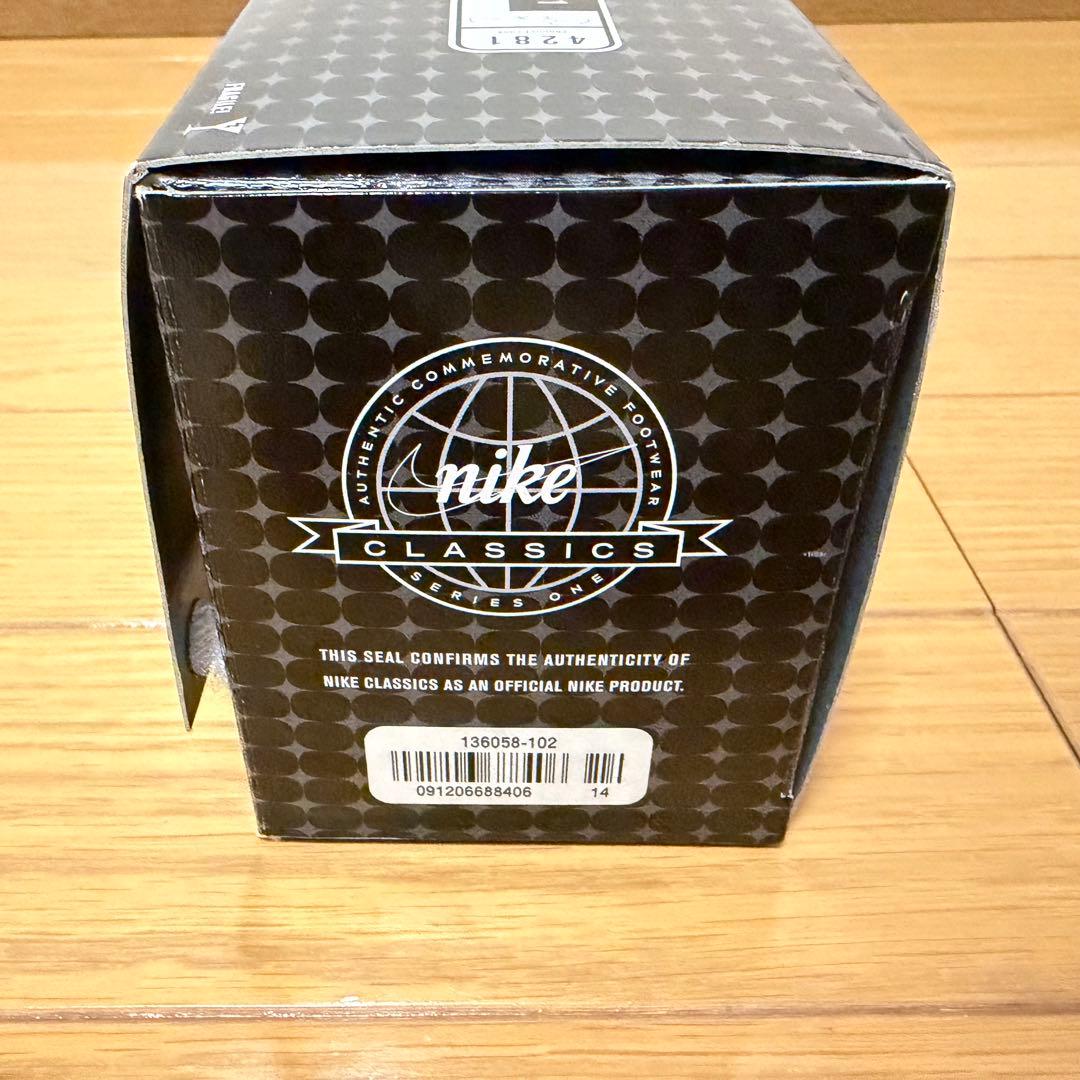 限定3000個　NIKEナイキ　エアジョーダン　陶器　フィギュア 黒赤