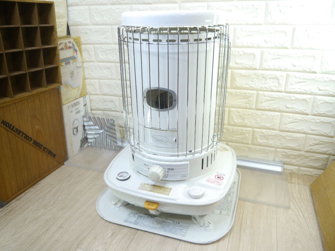 送料無料です。2014年　コロナ　ホワイト　石油ストーブ 円筒形