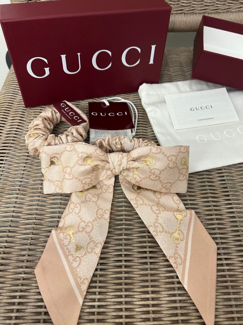 本日朝10時取り下げGUCCI 新品未使用　シュシュ２個セット　ピンク　GG柄