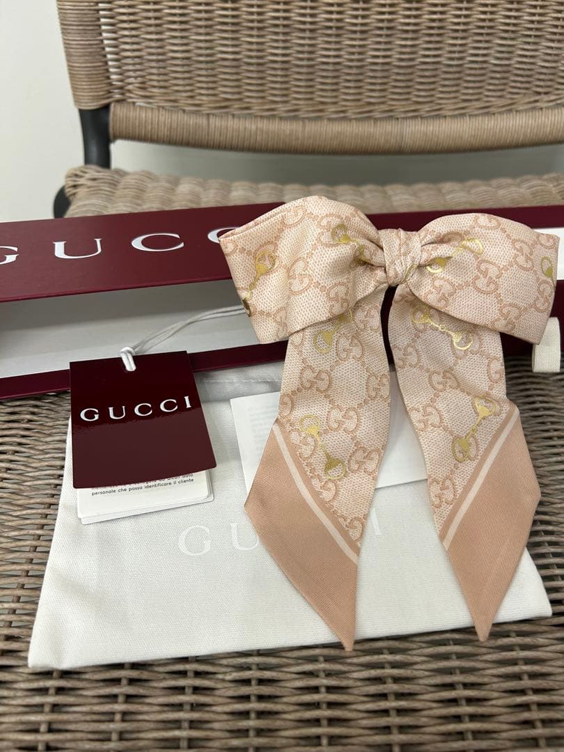 本日朝10時取り下げGUCCI 新品未使用　シュシュ２個セット　ピンク　GG柄