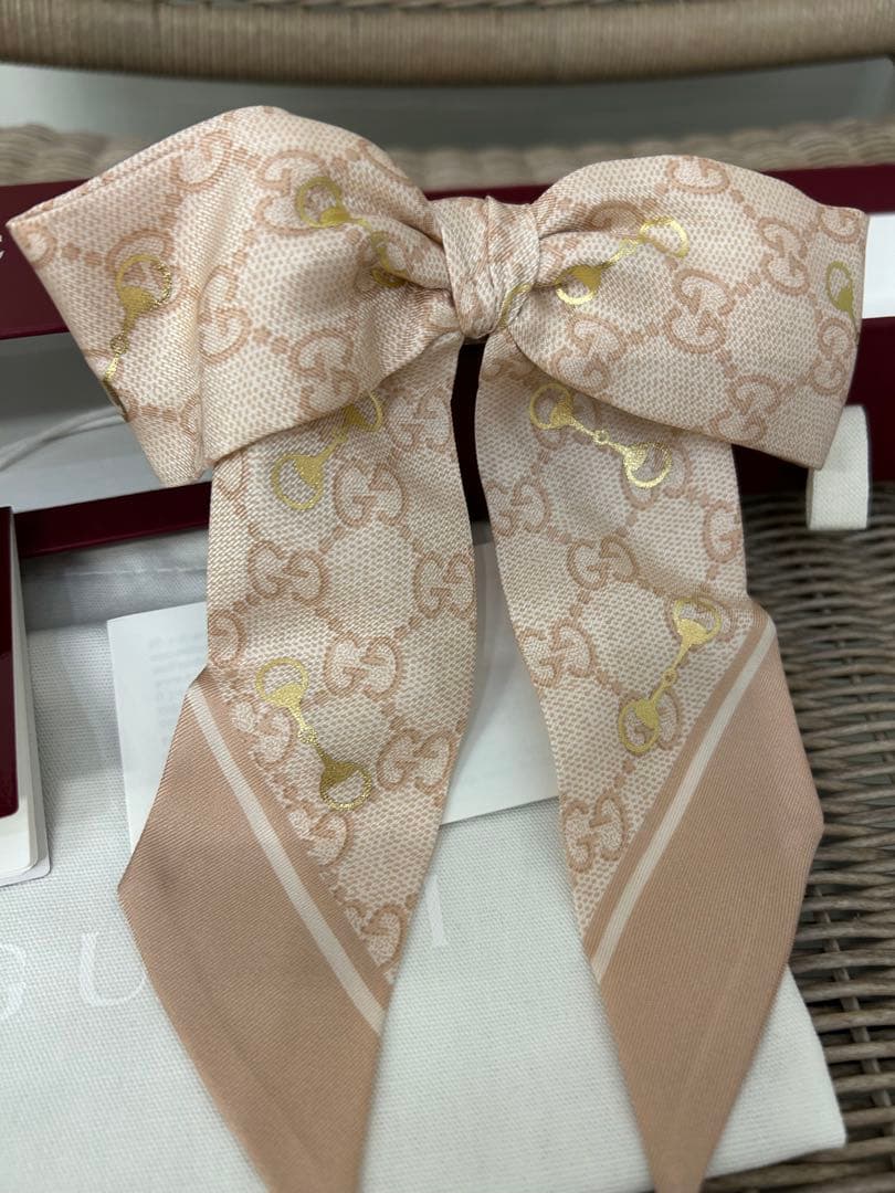 本日朝10時取り下げGUCCI 新品未使用　シュシュ２個セット　ピンク　GG柄