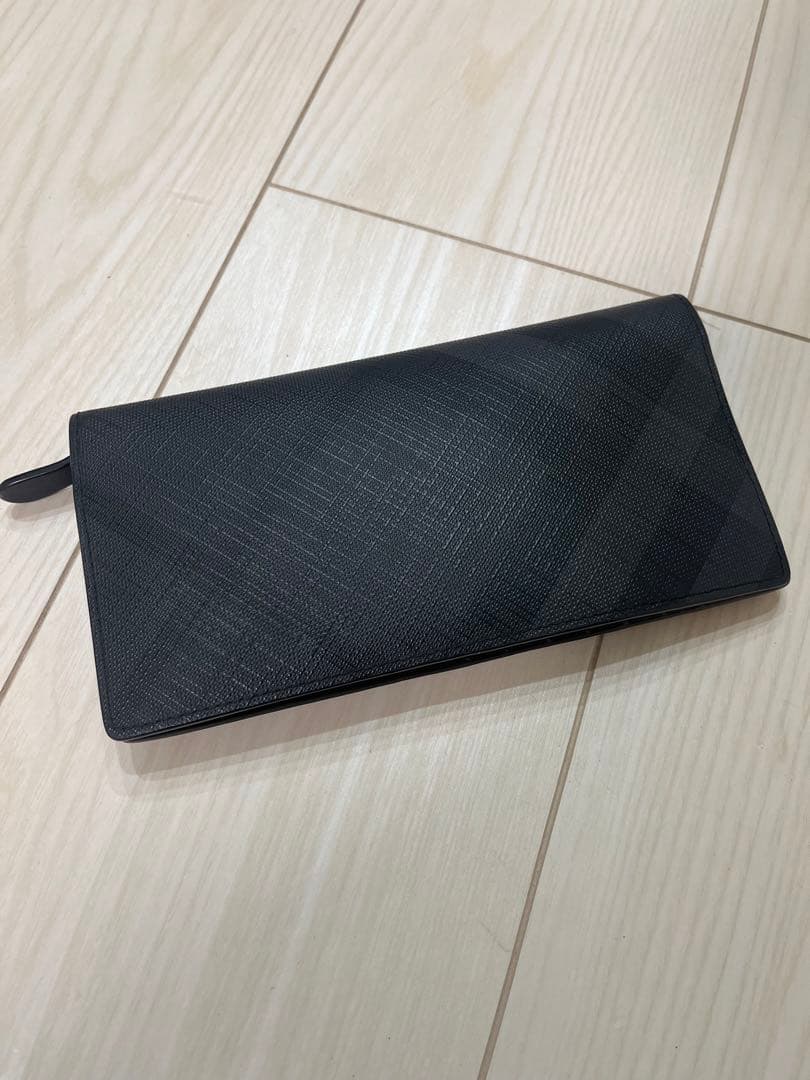 BURBERRY ブラックレザー長財布　値下げしました！
