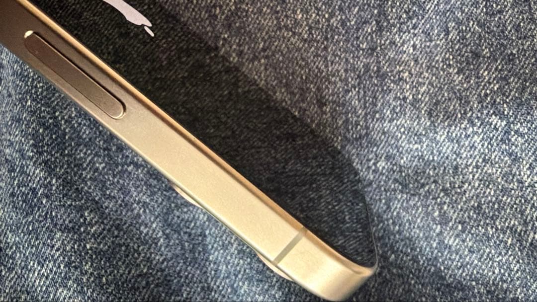 Apple iPhone15 Pro ナチュラルチタニウム 美品