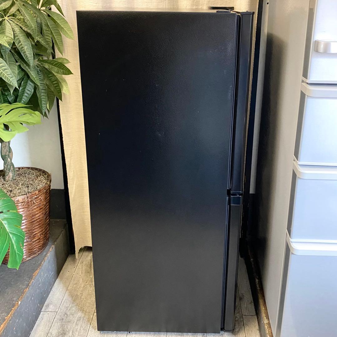 高年式！黒家電でカッコよく！一人暮らしに！2ドア冷凍冷蔵庫142L