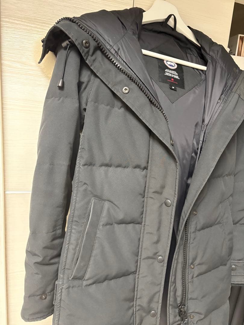   フード付きダウンジャケット