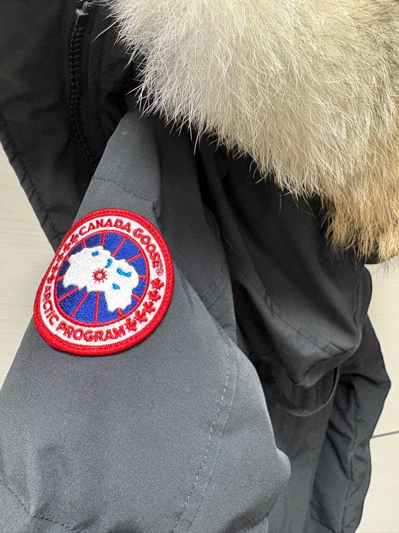   フード付きダウンジャケット