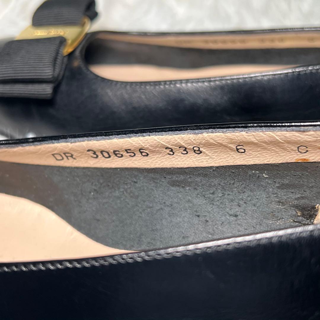 【美品】Salvatore Ferragamo フェラガモ　パンプス　ヴァラ　黒