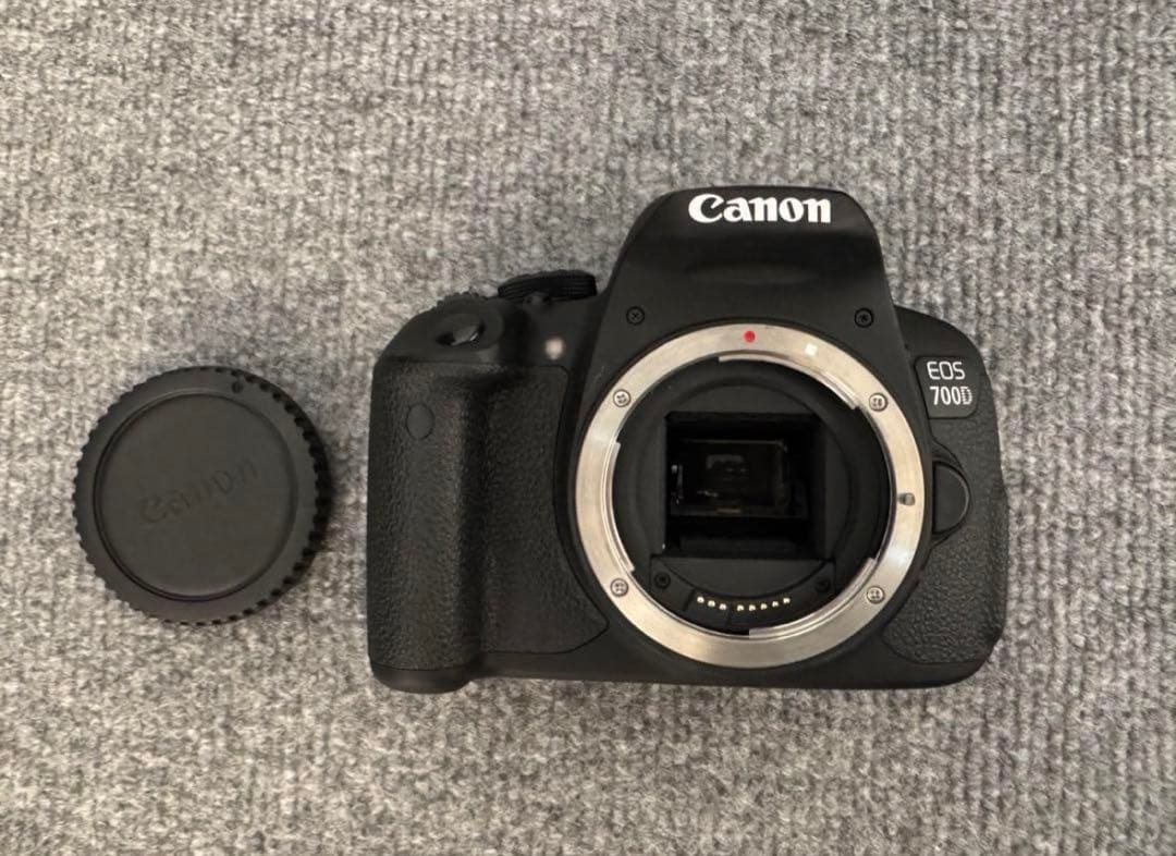 Canon EOS 700D デジタル一眼レフカメラ