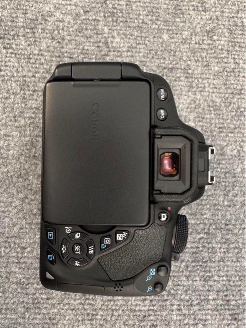 Canon EOS 700D デジタル一眼レフカメラ