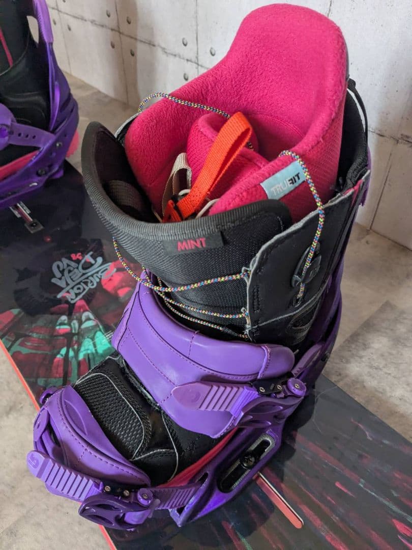 【なな様】バートンBURTON DEJAVE 138 スノーボード2点セット