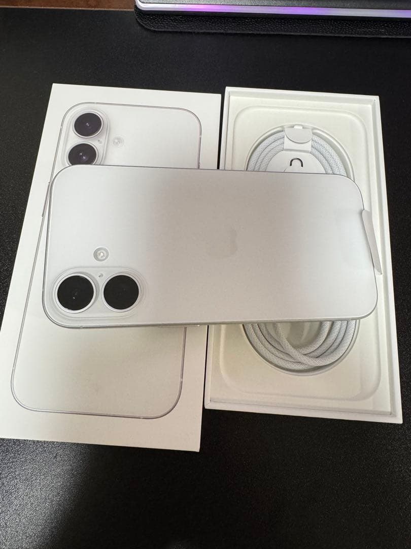 インタン　新品未使用iPhone 16 ホワイト128GB