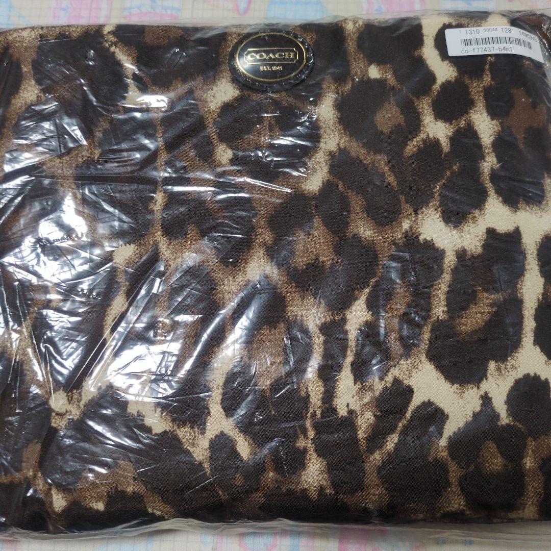 COACH ヒョウ柄 ナイロンバッグ