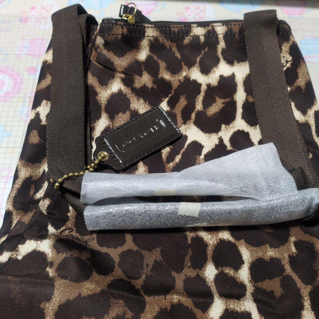 COACH ヒョウ柄 ナイロンバッグ