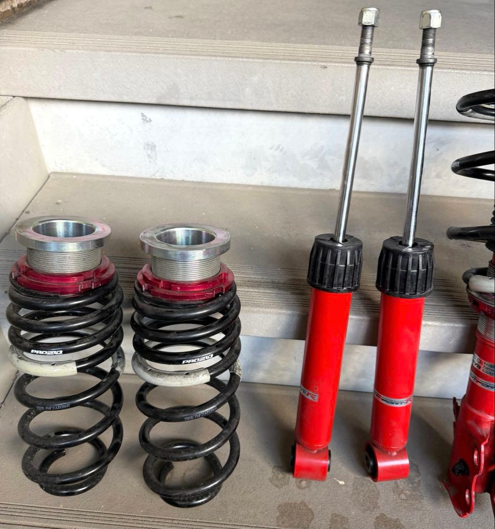 50プリウス zvw51 タナベ　車高調