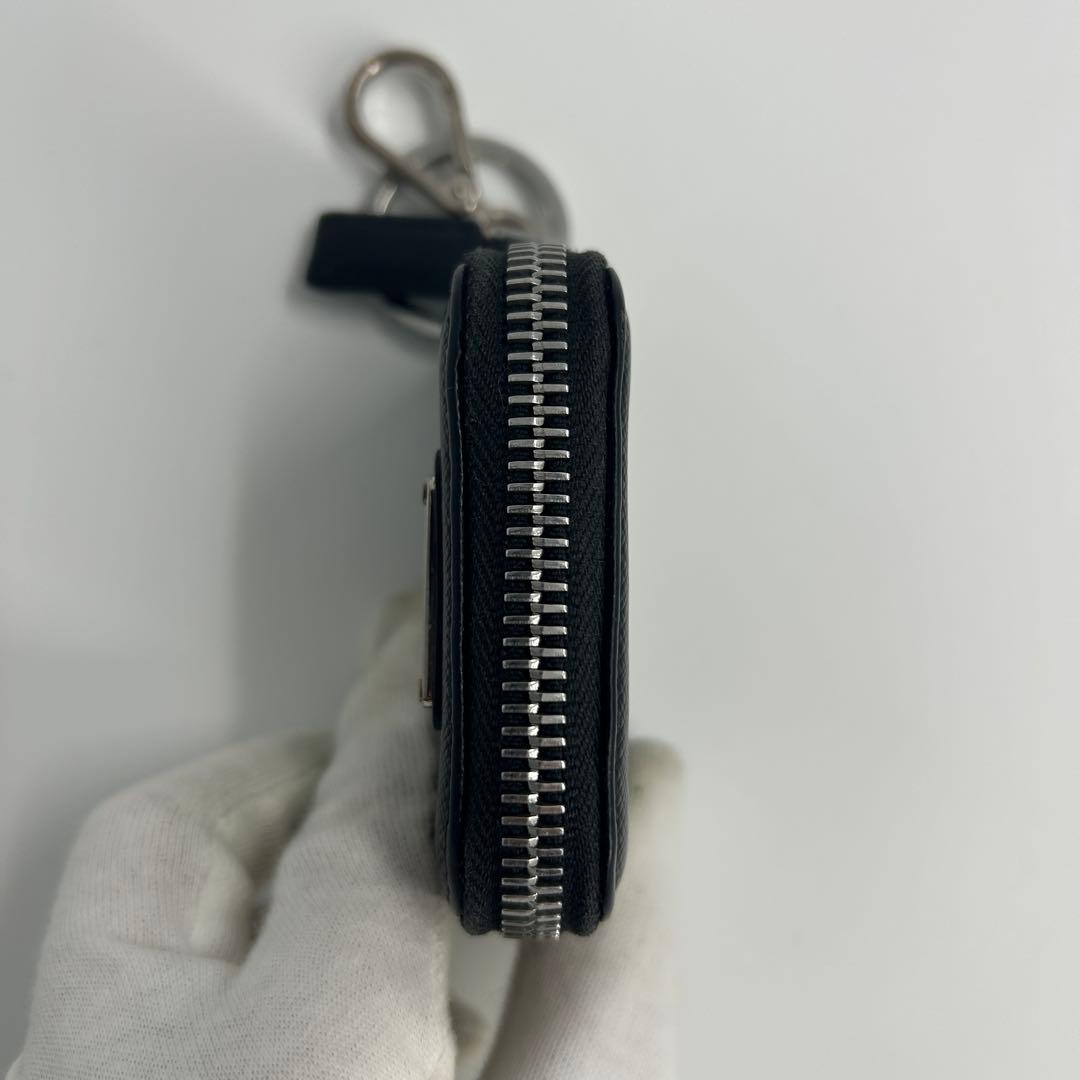 希少・美品　プラダ　ケース　キーリング　サフィアーノ　三角ロゴ　黒　メンズ