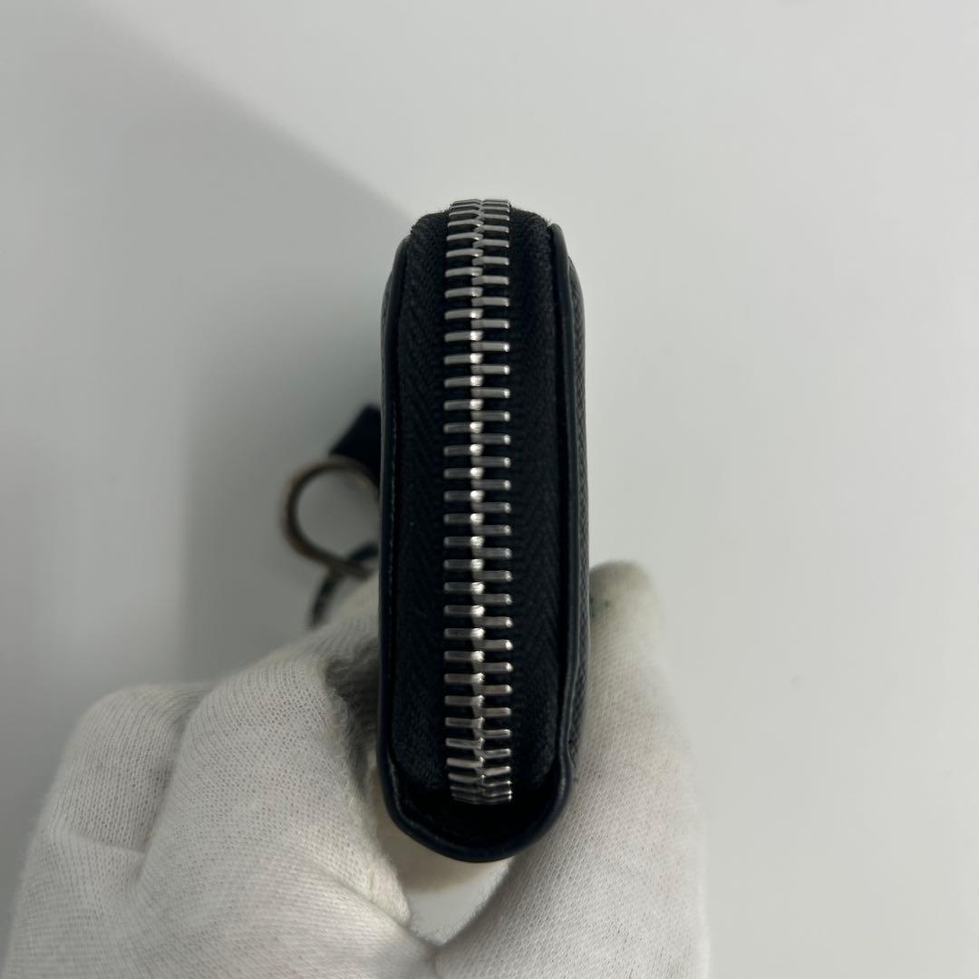 希少・美品　プラダ　ケース　キーリング　サフィアーノ　三角ロゴ　黒　メンズ