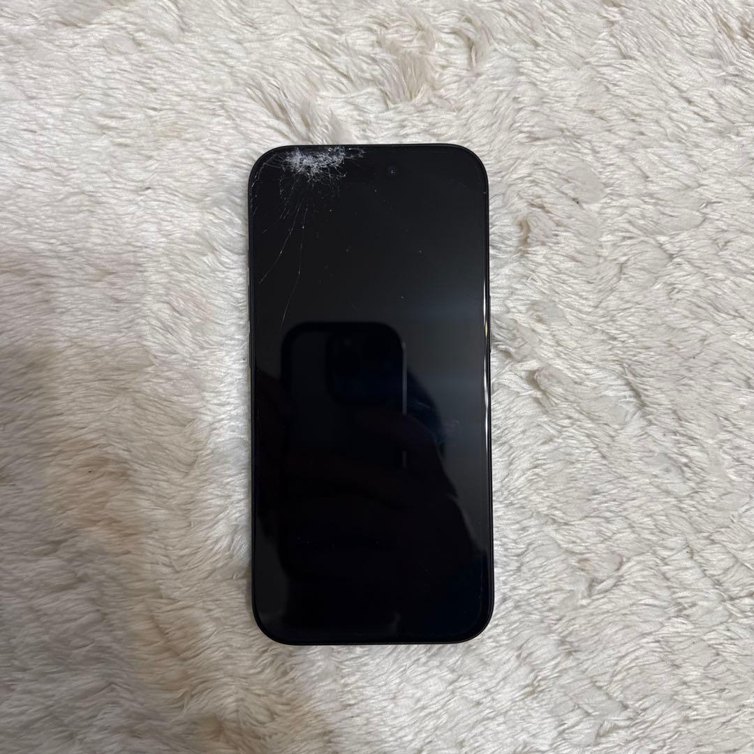 iPhone 15 ブラック 128GB 画面にひびあり