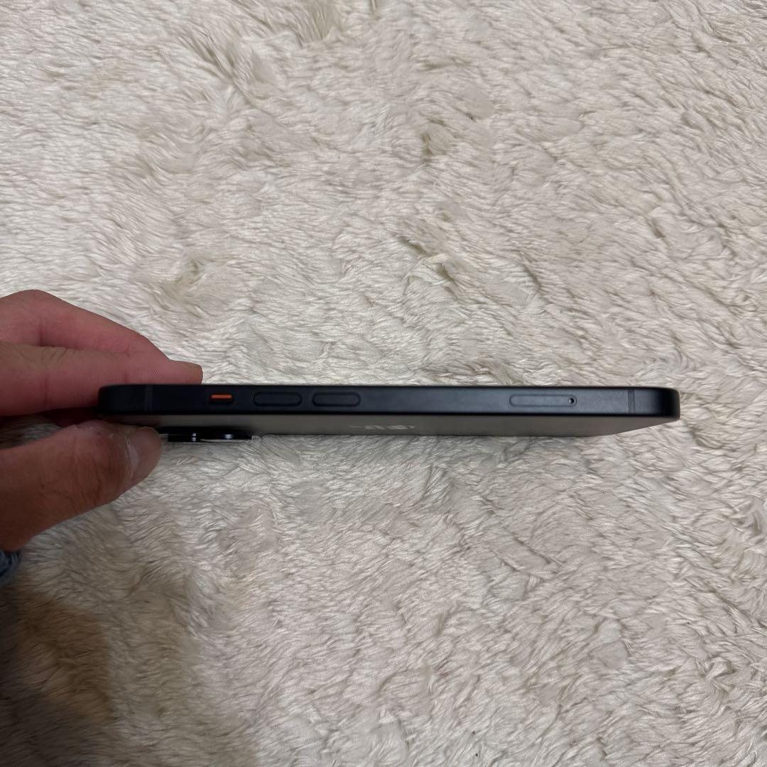 iPhone 15 ブラック 128GB 画面にひびあり