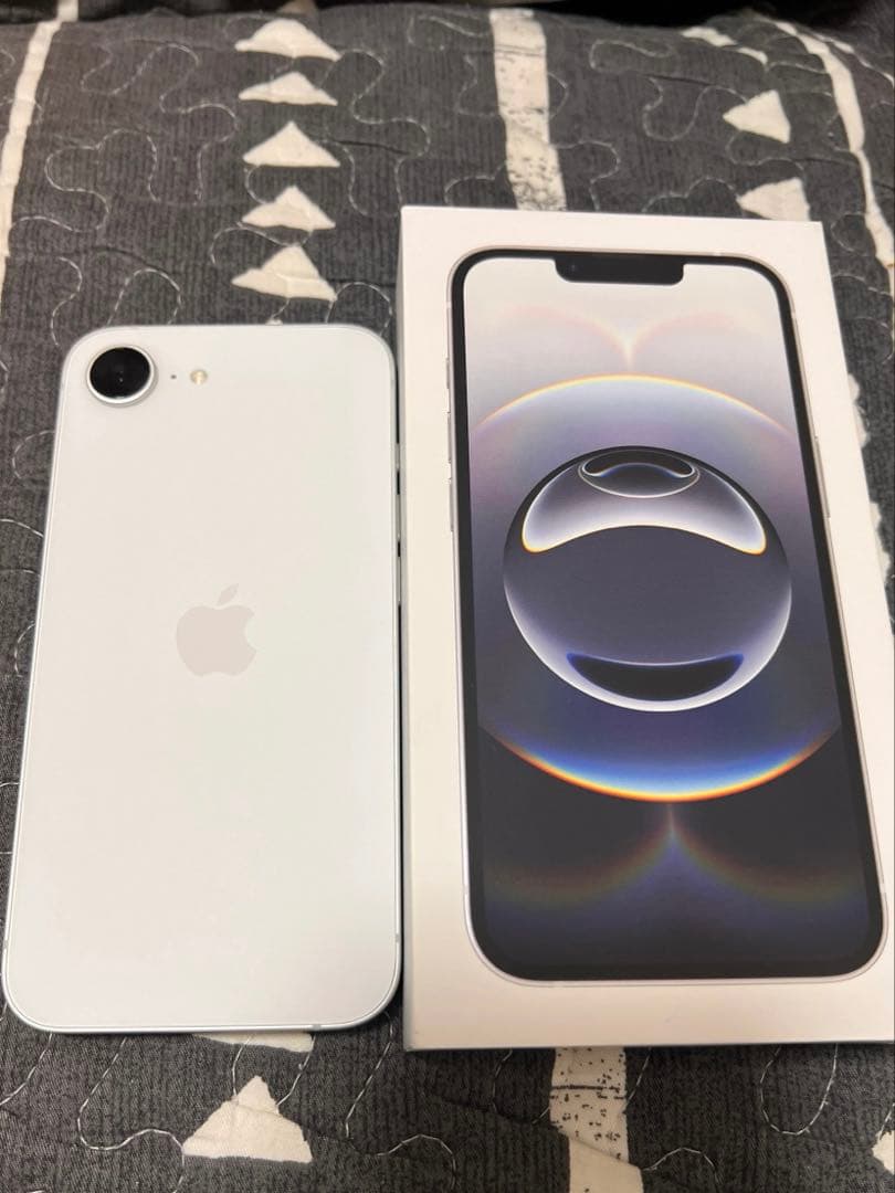 Apple iPhone 16e ホワイト 本体