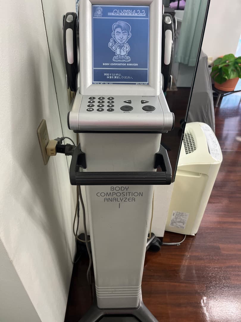 体成分分析器・体脂肪計　OLYMPIA3.3　すぐ使えます 待合室にいかがですか