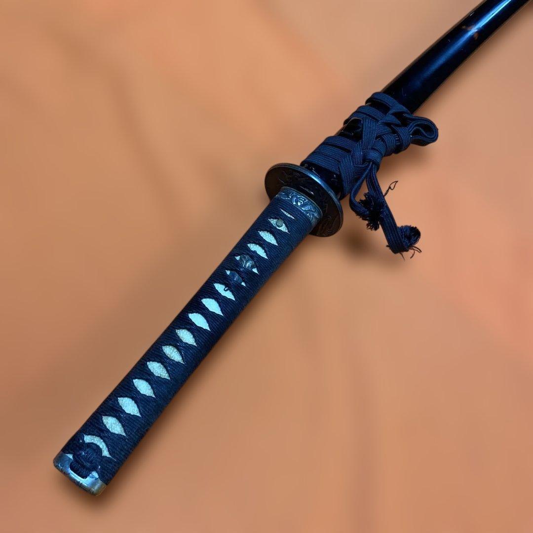 居合刀 黒柄 日出鳥木波図丸鍔 点炎黒呂鞘