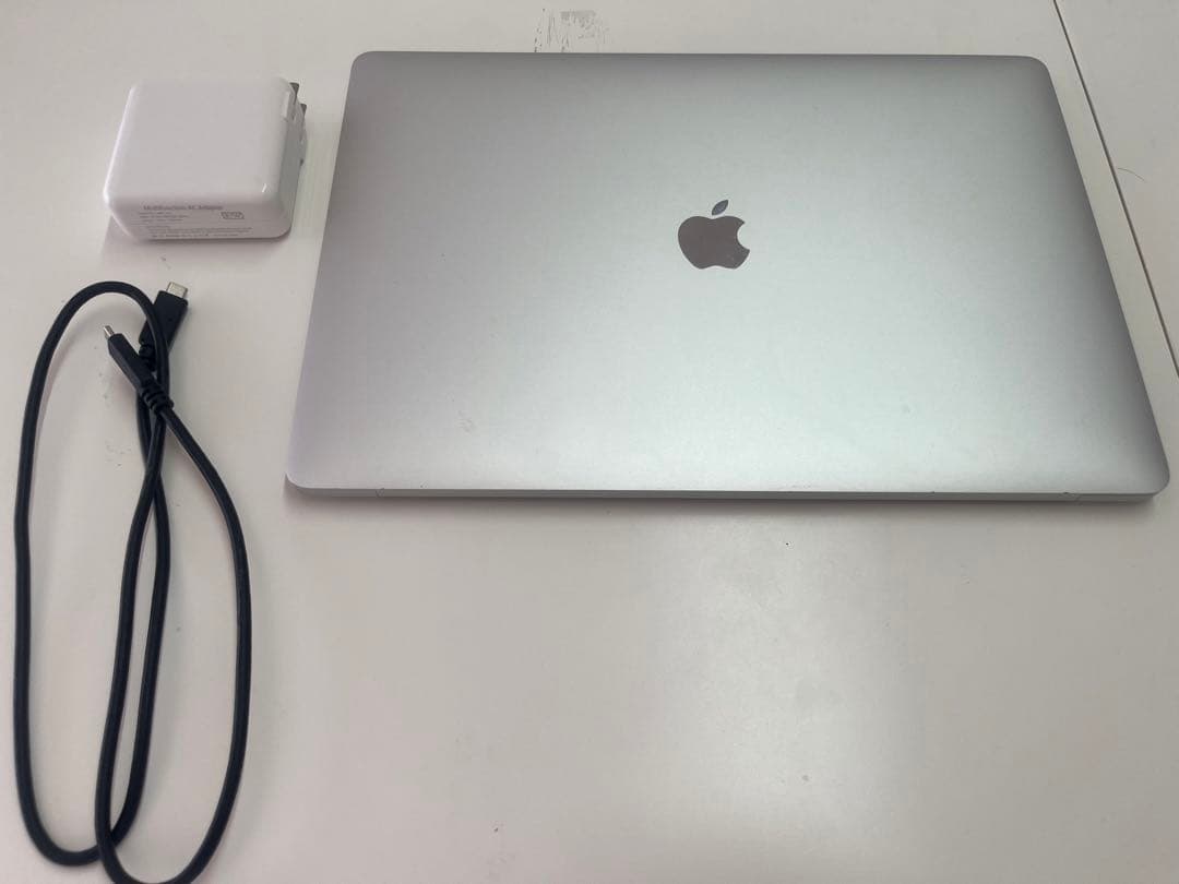 【MacBook Pro 15inch 2018】人気のシルバー♪