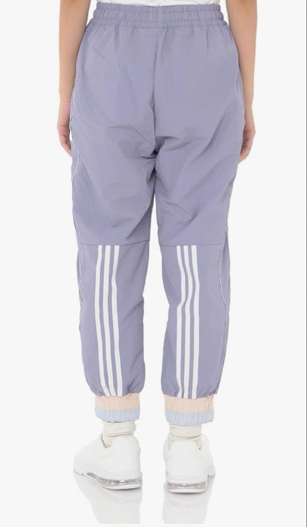 新品　adidas 上下セット　ウィンドブレーカー　ウーブン素材　アディダス