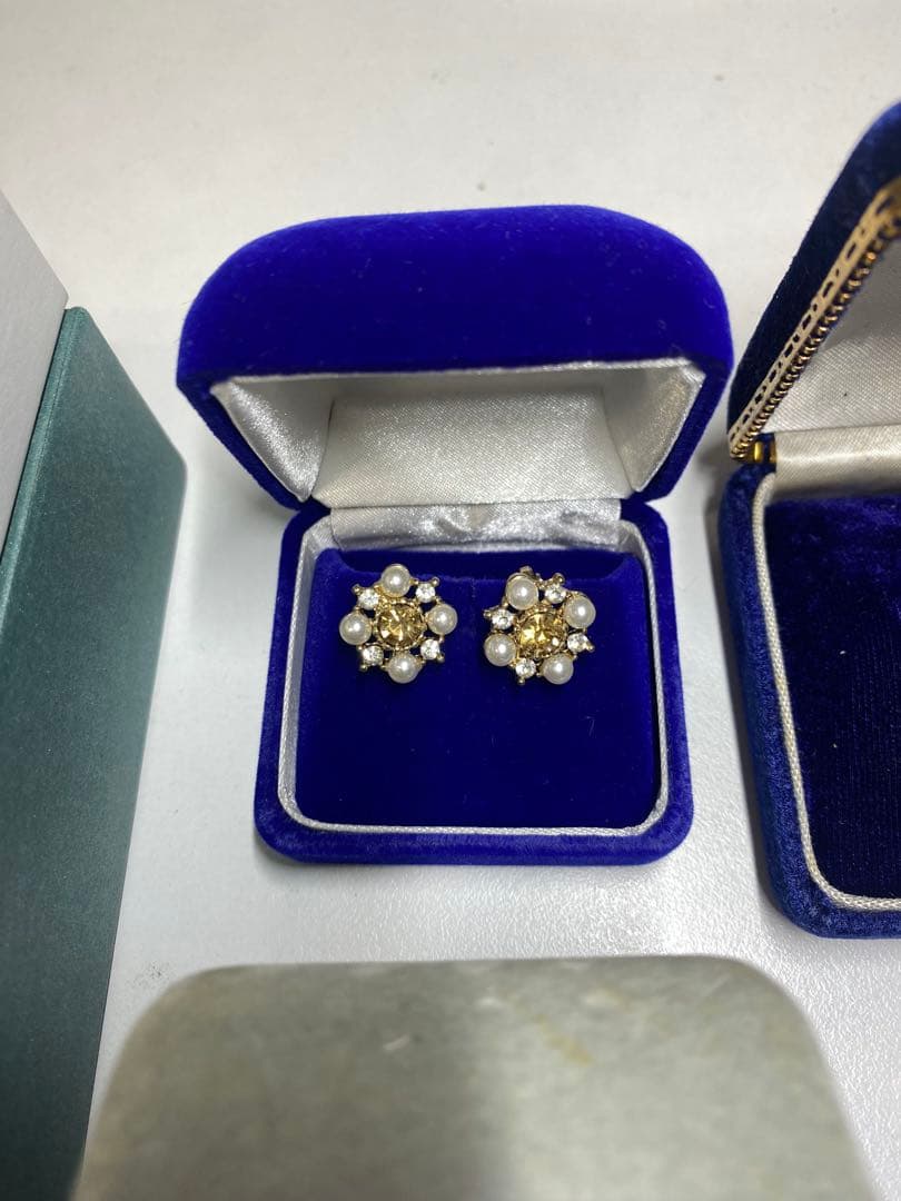 い*ー様 ⭐︎① 遺品整理　まとめ売り　断捨離　終活　指輪　イヤリング　レディー