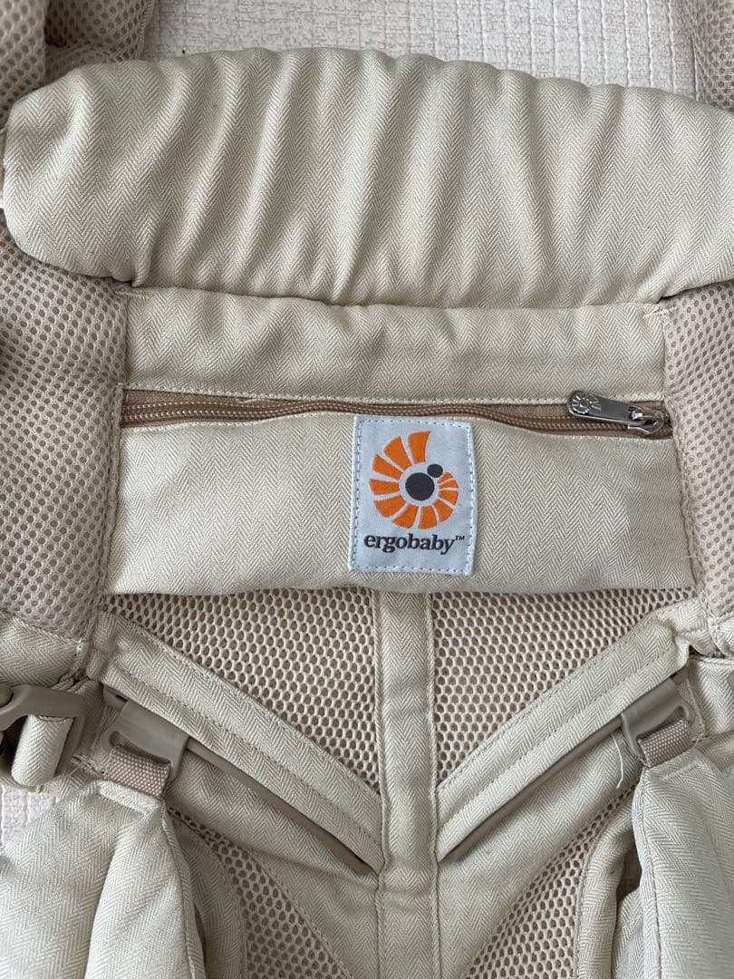 ergobaby エルゴベビー　抱っこ紐　メッシュ　ベージュ