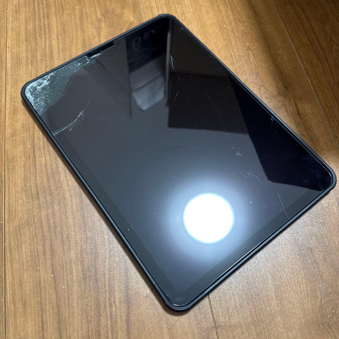 Apple iPad Air 第5世代 画面割れあり