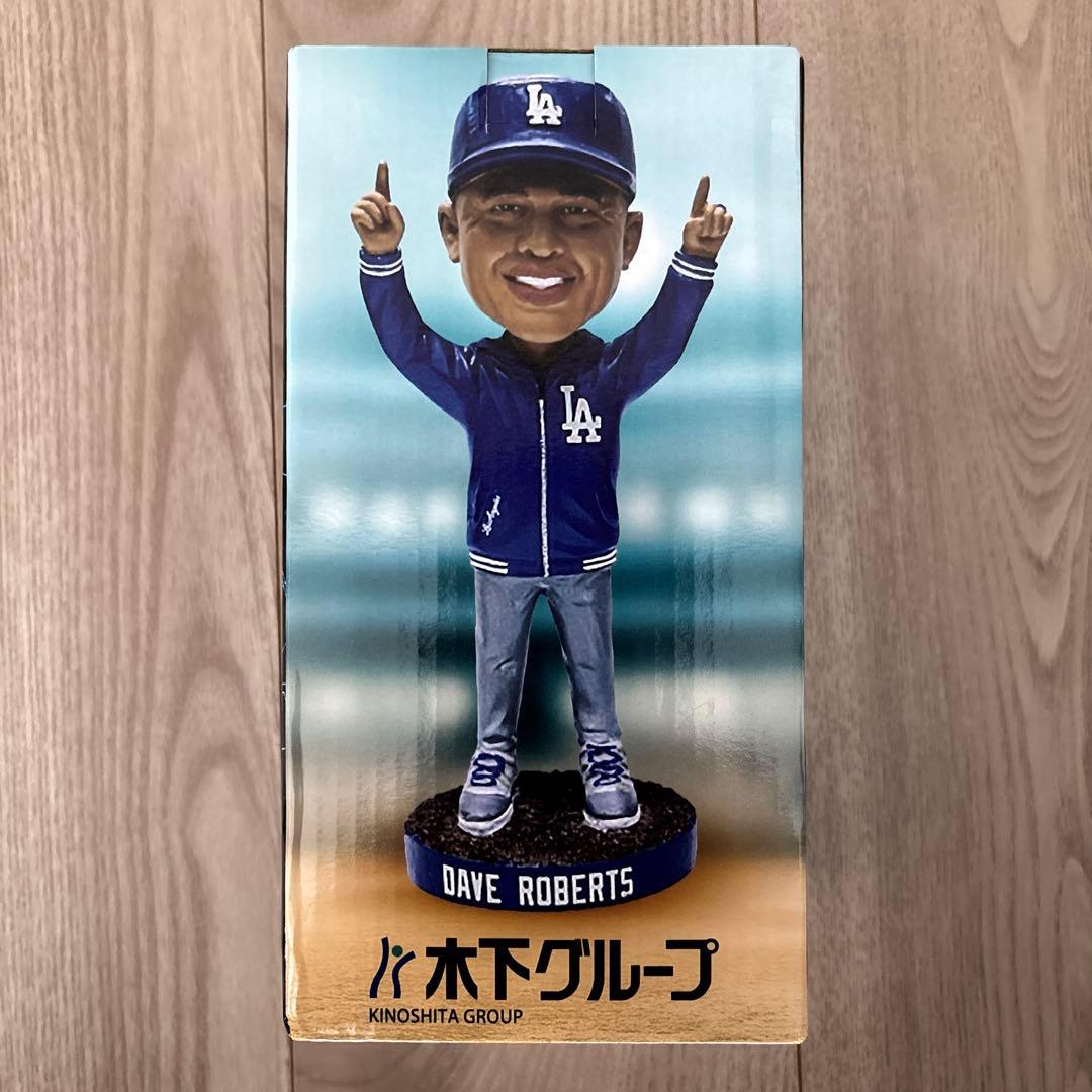 DODGERS DAVE ROBERTS ボブルヘッドフィギュア