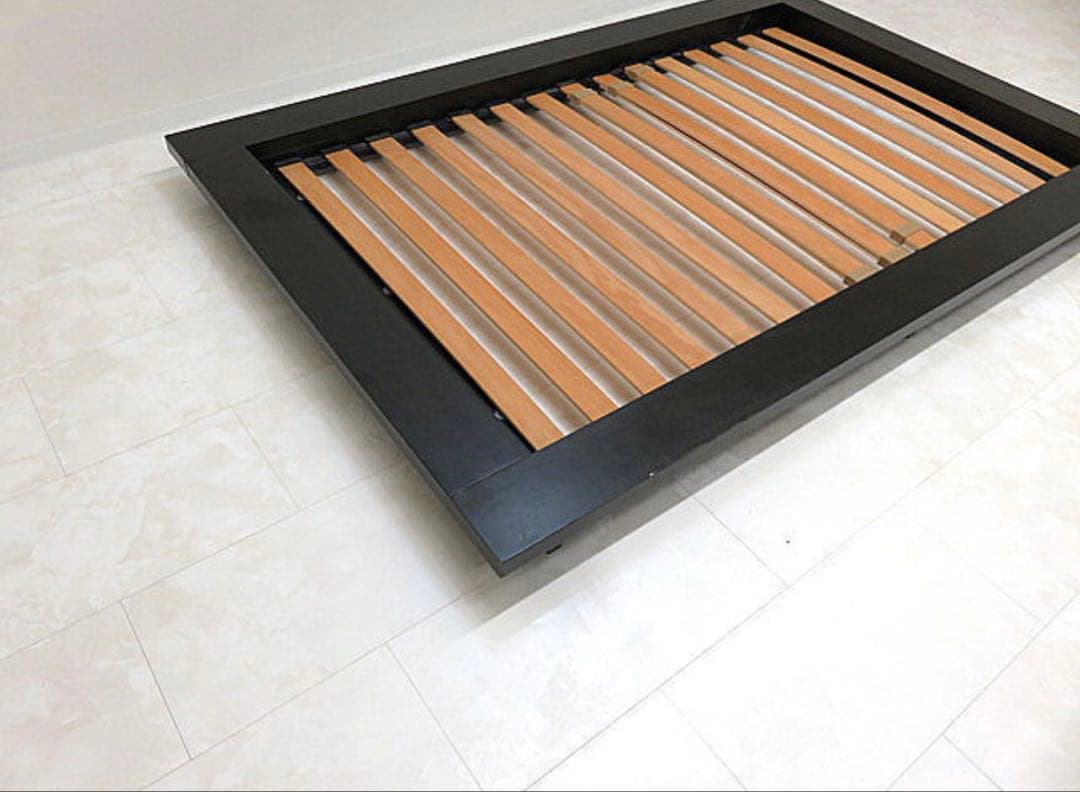 Cassinaカッシーナ「TAM/タム」セミダブルサイズベッドフレーム①