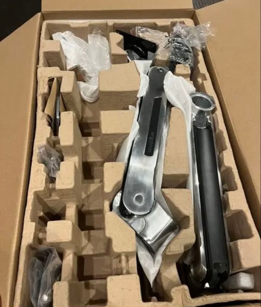 ERGO TRON LX 昇降式デスクマウントLCDアーム