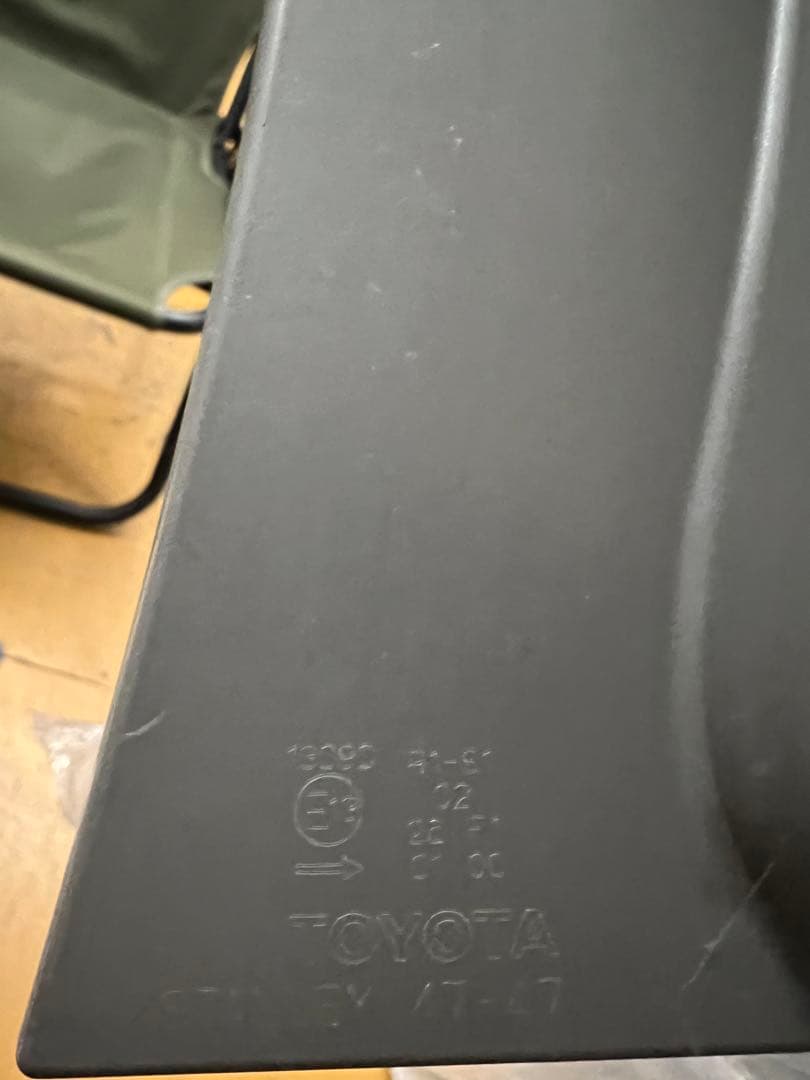 プリウスa テールランプ　右