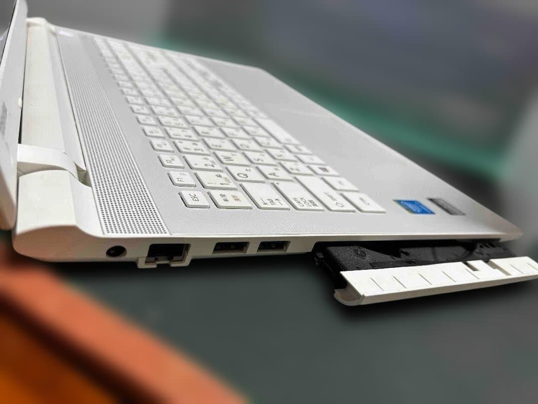 【特価・Office付】東芝dynabook Core i3/SSD/