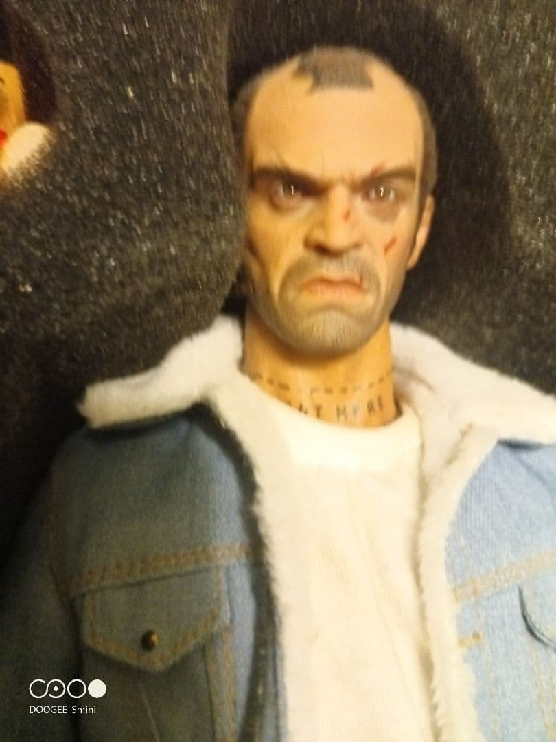 レ*ー様 グランドセフトオート5可動式フィギュア