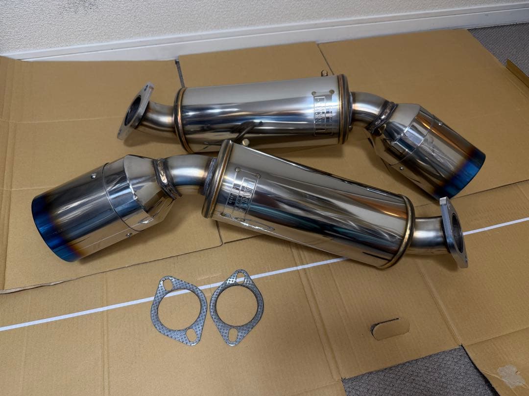 フェアレディZ Z34 マフラー ROSSO MODELLO（ロッソモデロ）