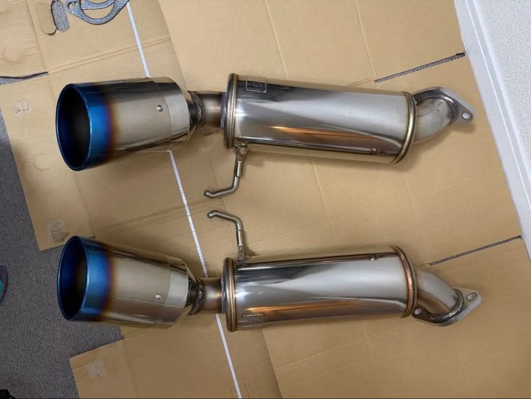 フェアレディZ Z34 マフラー ROSSO MODELLO（ロッソモデロ）