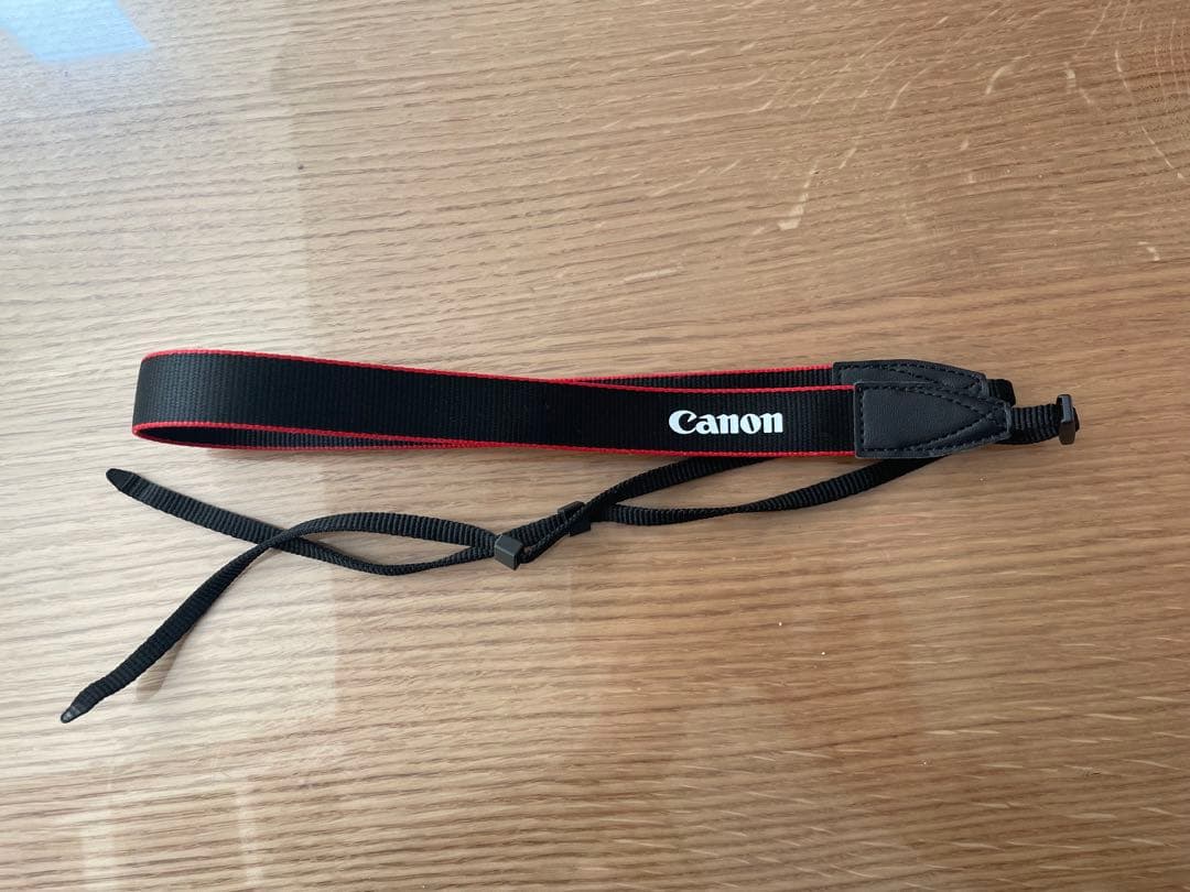 Canon eos kiss m ミラーレス一眼カメラ　ブラック