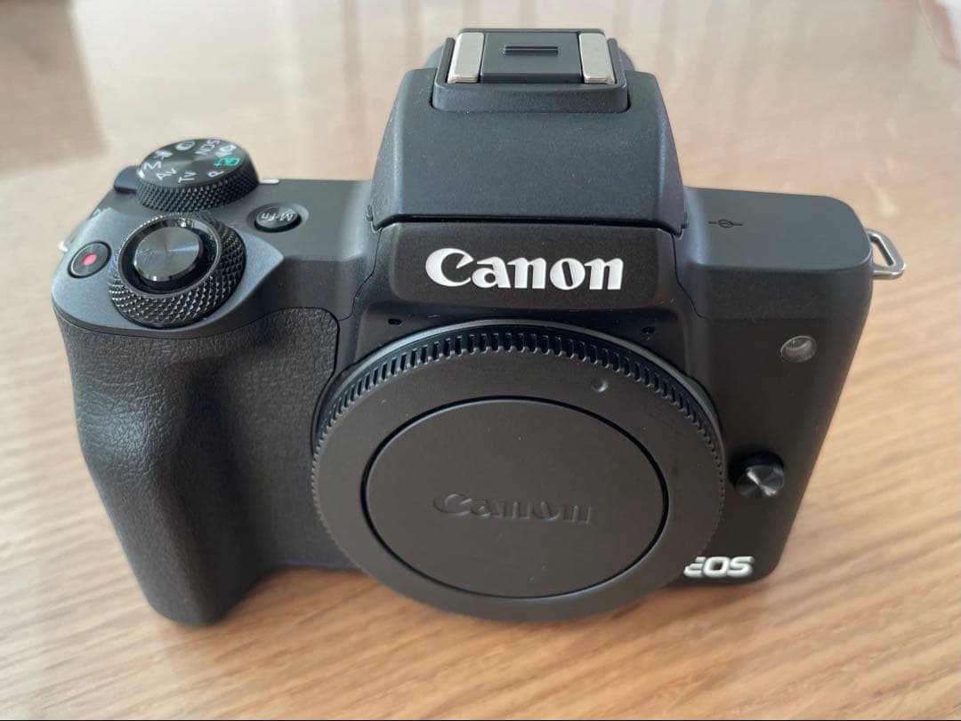 Canon eos kiss m ミラーレス一眼カメラ　ブラック
